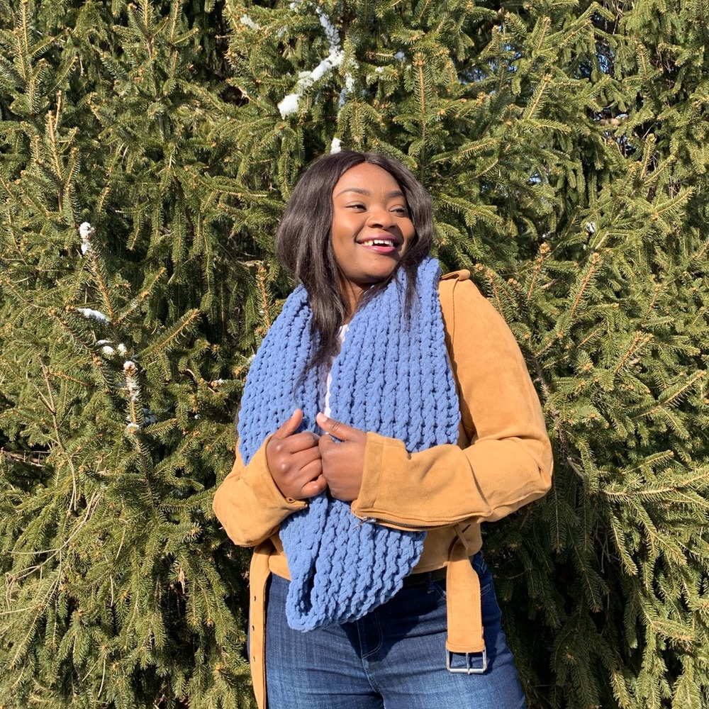 Super Soft Polyester Blue Knitted Infinity Scarf